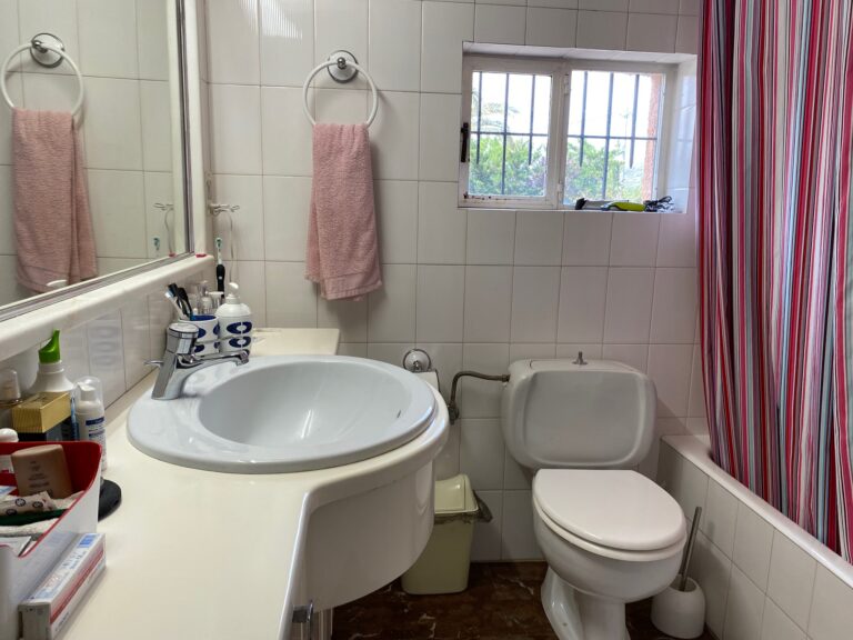 2nd bathroom