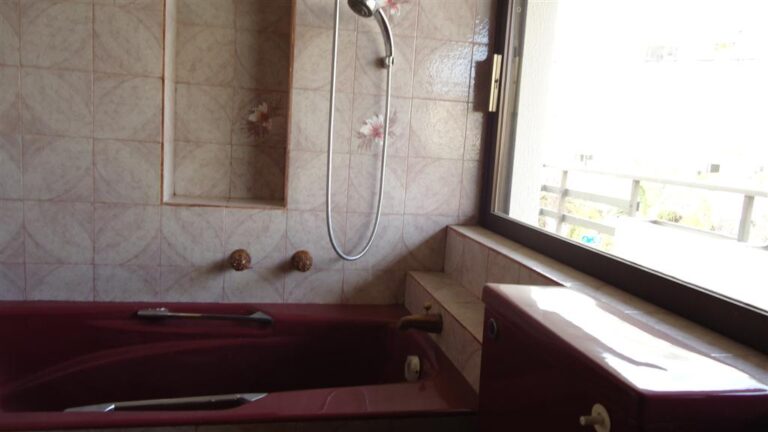 master bedroom ensuite bathroom b